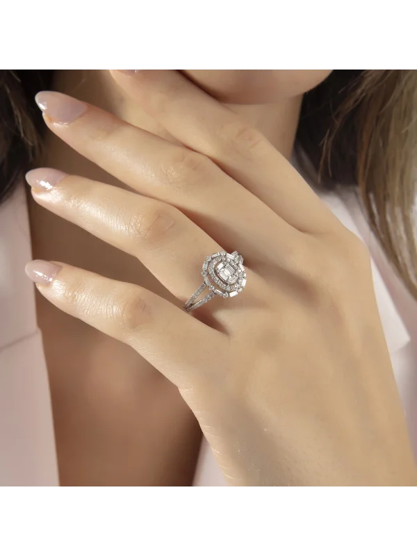 0.63 Ct F SI 3.25 gr 14 K JWD Pırlanta Baget Yüzük