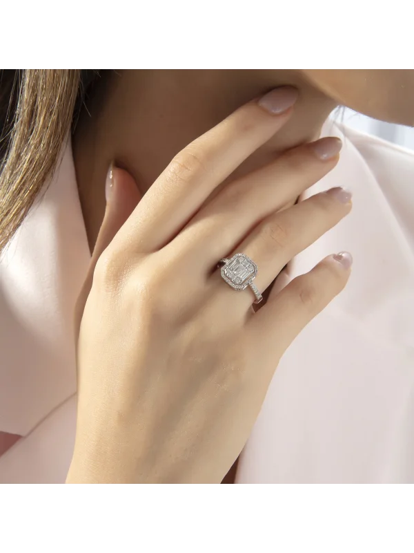 0.68 Ct F SI 3.37 gr 14 K JWD Pırlanta Baget Yüzük