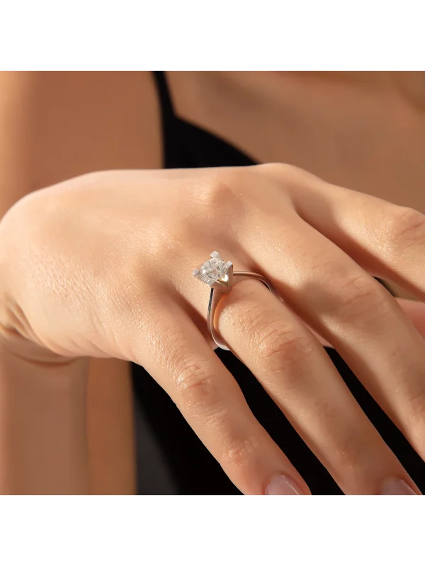 0.70 Ct F SI 3.25 gr 14 K JWD Pırlanta Tek Taş Yüzük