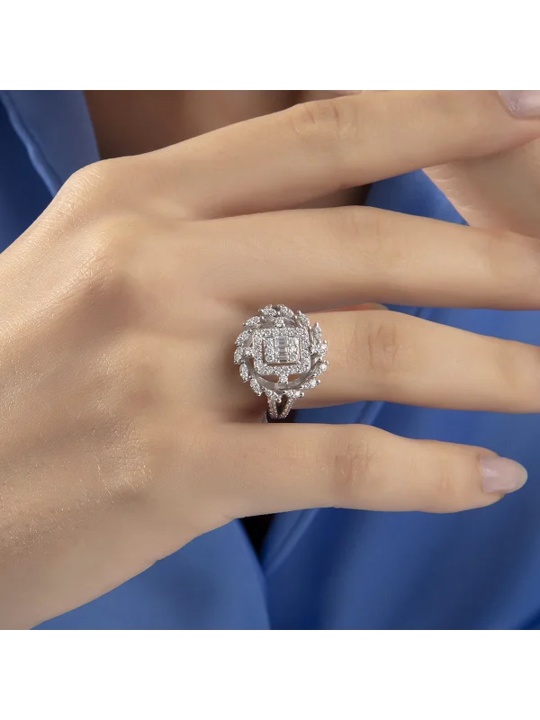 0.78 Ct F SI 5.31 gr 14 K JWD Pırlanta Baget Yüzük