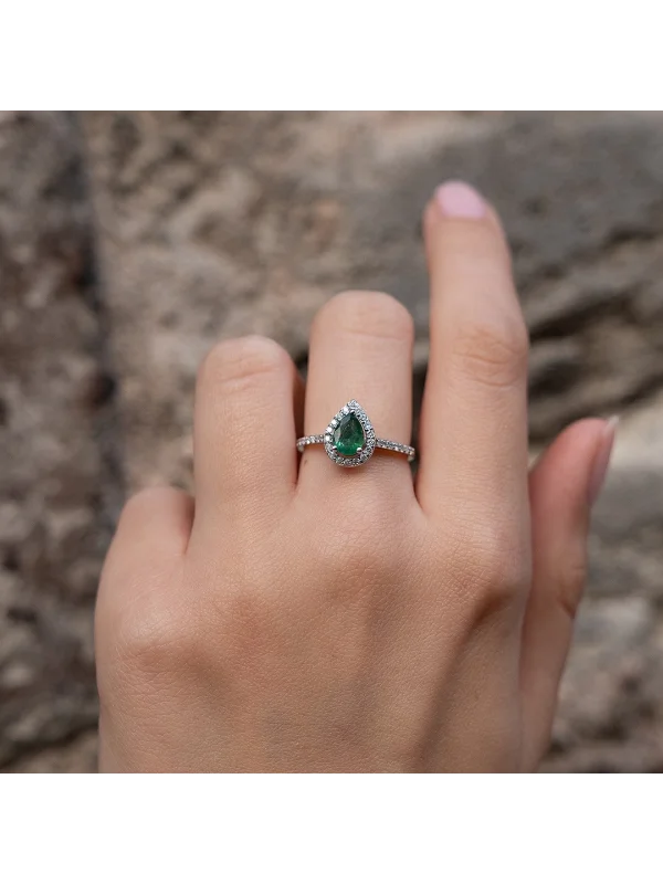 0.91 Ct F SI 2.46 gr 14 K JWD Pırlanta Zümrüt Yüzük