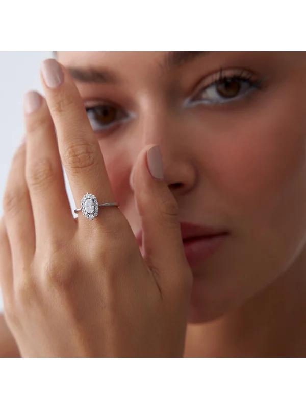 0,91 Ct F SI Pırlanta Oval Yüzük