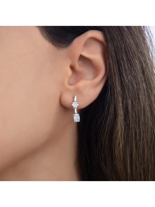 0.49 Ct F Si 3.55 gr 14 K JWD Pırlanta Baget Küpe