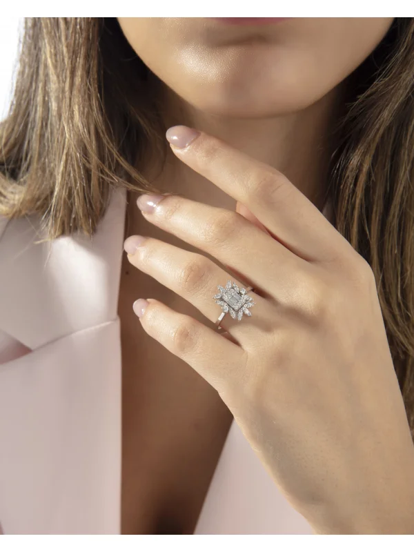 0.56 Ct F SI 3.02 gr 14 K JWD Pırlanta Baget Yüzük