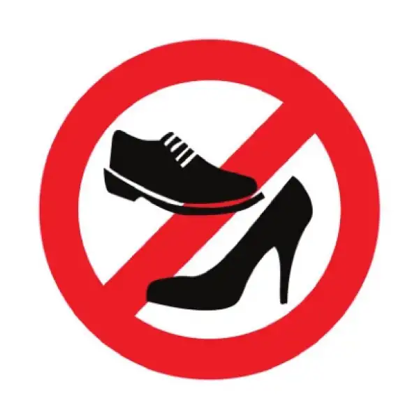 Ayakkabı İle Girilmez Çıkartması 11cm