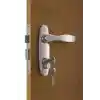 Sindirli kapı kilidi seti. Klasik