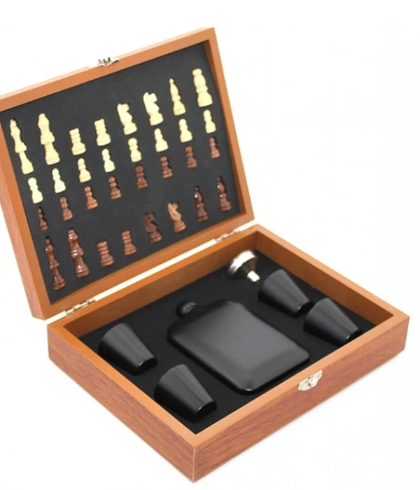 Ahşap Kutulu Satrançlı Matara Seti Alk2682