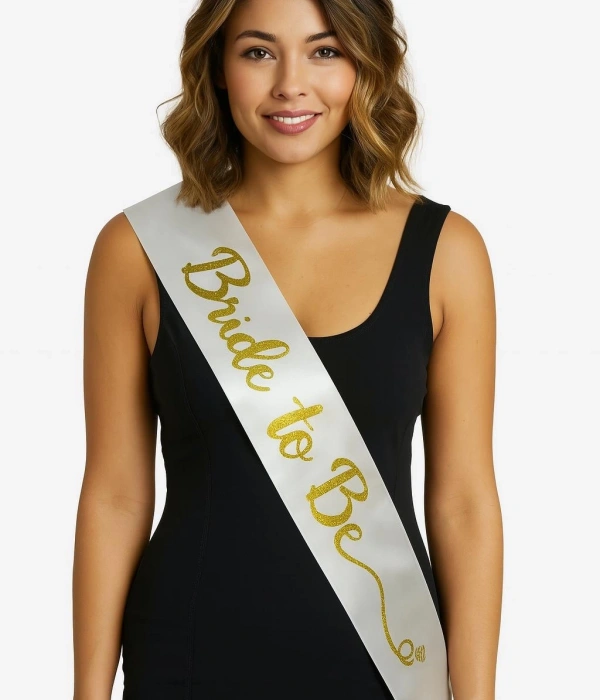 Beyaz Saten Üzerine El Yazısı İtalik Altın Bride To Be Kuşağı 10 Cm Genişlik