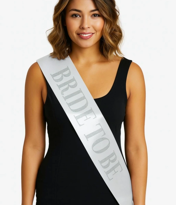 Beyaz Saten Üzerine Kalın Gümüş Yazılı Bride To Be Kuşağı 10 Cm Genişlik