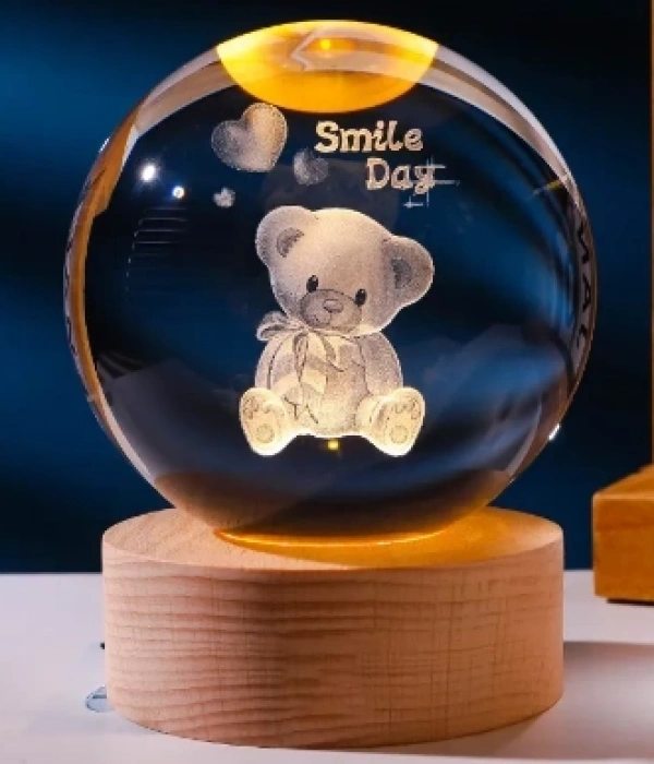 Dekoratif Ayıcık Tasarımlı Ahşap Altlıklı Işıklı Cam Küre Cam:6cm Ahşap:2cm