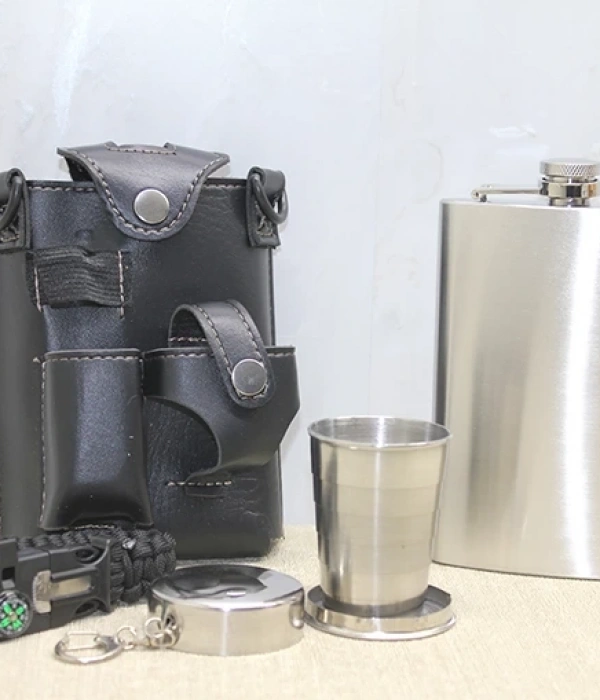 Deri Kılıflı Shot Bardaklı Matara Alk3913