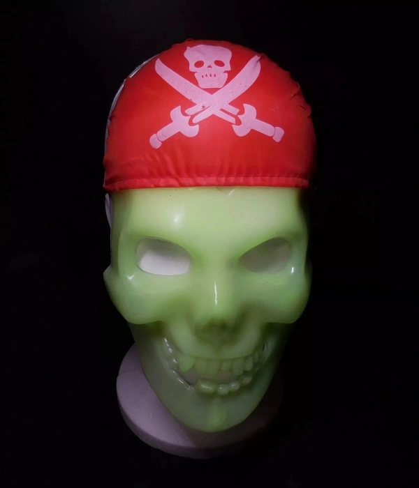 Karanlıkta Parlayan Fosforlu Korsan Kafatası Maskesi
