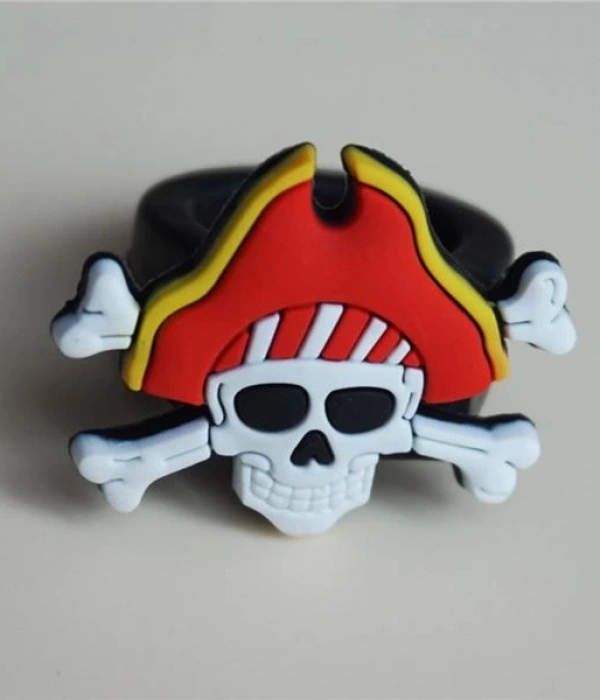 Kırmızı Renk Şapkalı Çocuk Uyumlu Plastik Korsan Yüzüğü