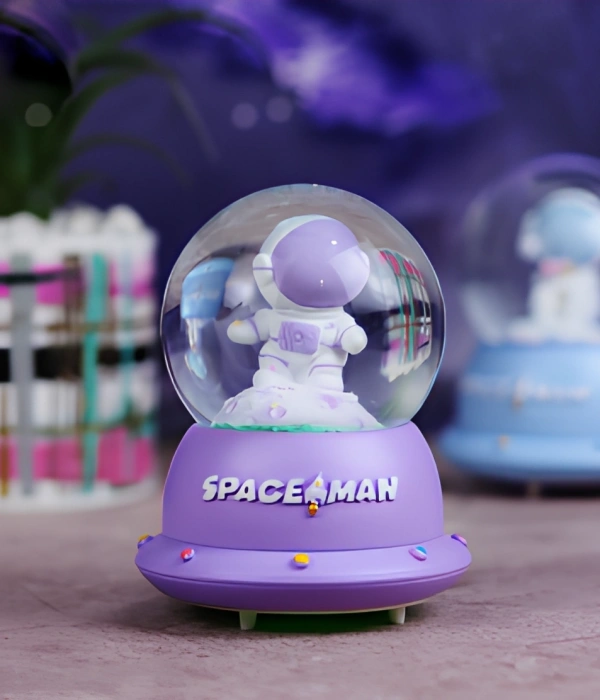 Küçük Astronot Işıklı Kar Küresi Alk3110