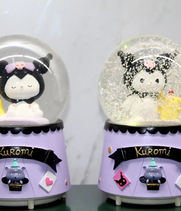 Kuromi Işıklı Müzikli Kar Küresi Orta Boy Alk3044