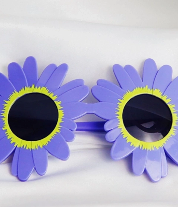Mor Renk Papatya Şekilli Parti Gözlüğü 18x10 Cm