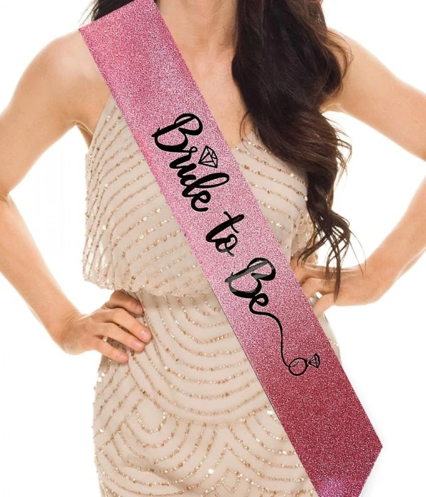 Pembe Üzeri Siyah İtalik Alyanslı Bride To Be Yazılı Simli Işıltılı Kuşak Kemer 10 Cm Genişlik