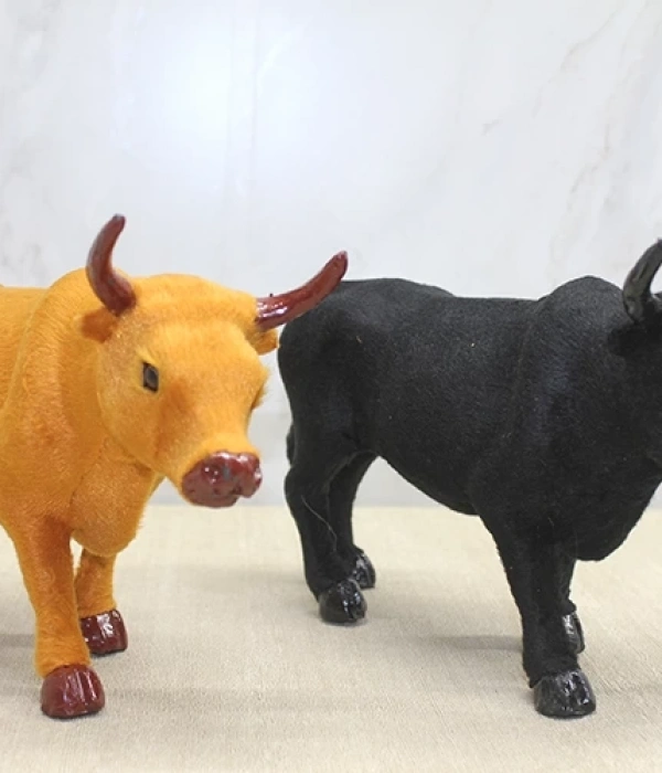 Tüylü Boğa Figürü Alk3059