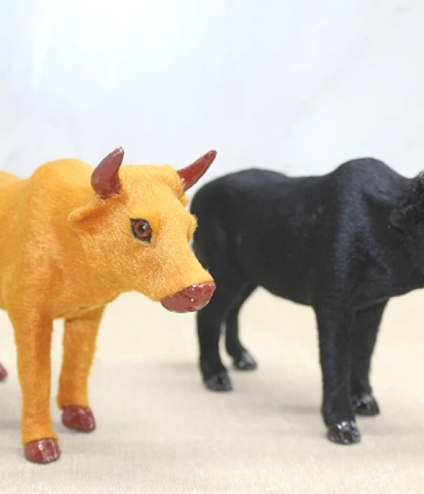 Tüylü Boğa Figürü Alk3060