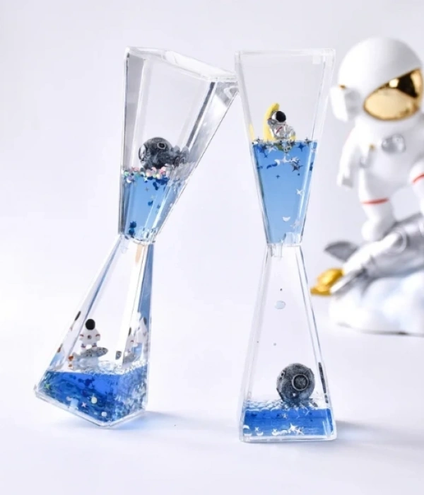 Uzay Temalı Dökülen Yağ Kum Saati