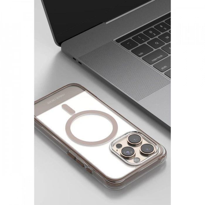 Onegif Apple iPhone 16 Pro Hulk Magsafe Kapak - Beyaz