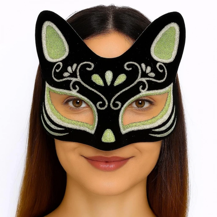 Siyah Renk Süet Kaplama Üzeri Gümüş Yeşil Simli Kedi Maskesi 17x14 Cm