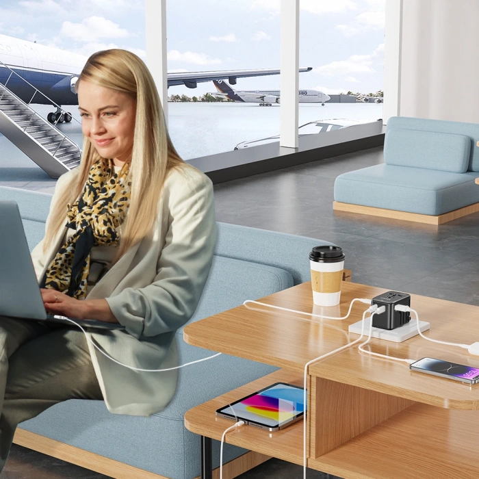 Unitek 65W Universal Travel Adaptör (P1122ABK01)