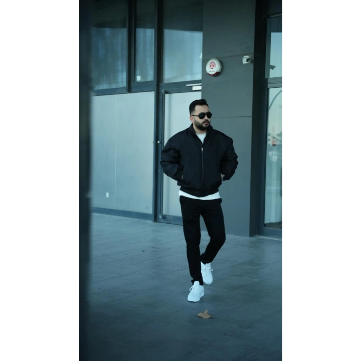 Biyeli Bommer Mont Siyah