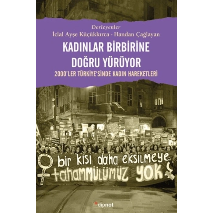 Kadınlar Birbirine Doğru Yürüyor