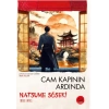 Cam Kapının Ardında