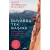 Duvarda Tek Başına