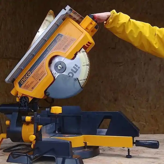 Ingco MT2S18002 Tablalı Gönye Kesme Testere 305mm