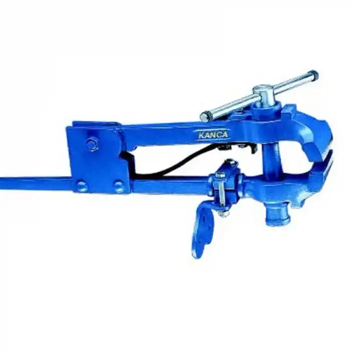 Kanca 150mm Ayaklı Demirci Mengene