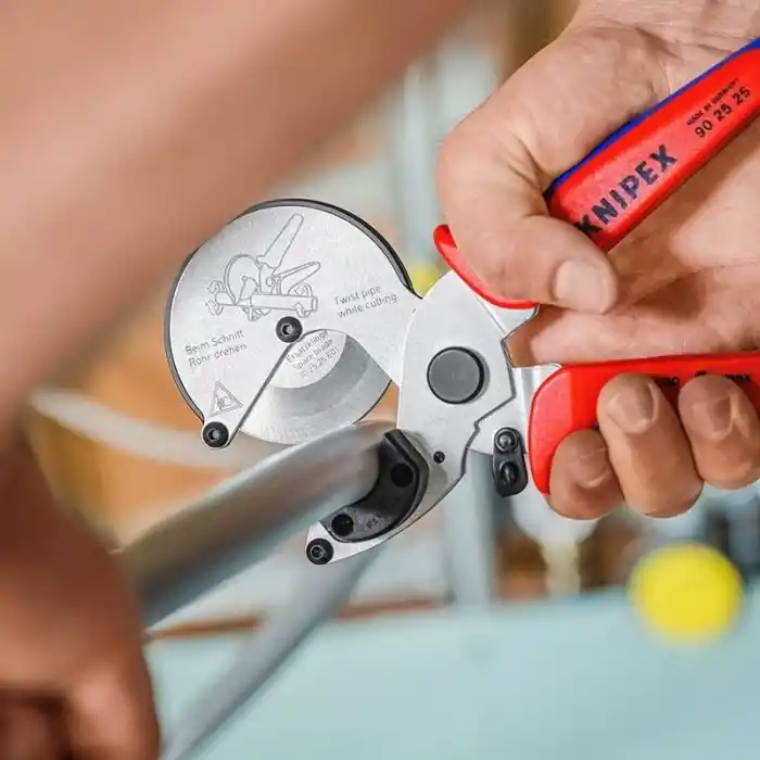 Knipex 90 25 25 Plastik ve Kompozit Boru Kesme Makası