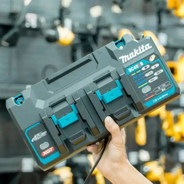 Makita DC40RB XGT® 40V Max Bataryalar için Çift Şarj Cihazı