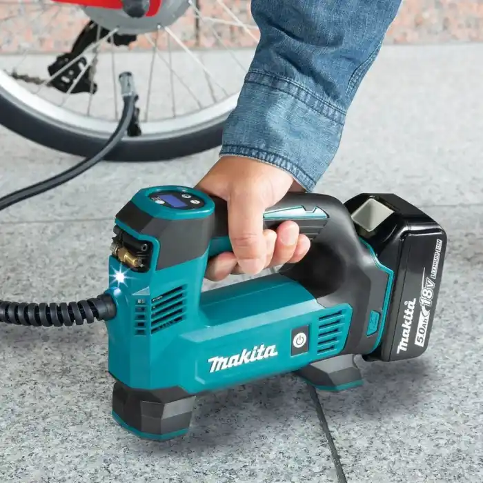 Makita DMP180Z Solo Akülü Lastik Şişirme Araç Kompresörü