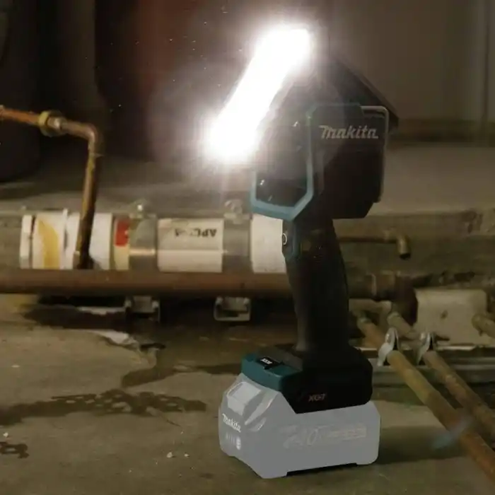 Makita ML007G Solo Akülü Projektör Spot Çalışma Şantiye Lambası
