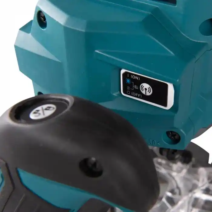 Makita RP001GZ 40V Solo Akülü Dik Freze