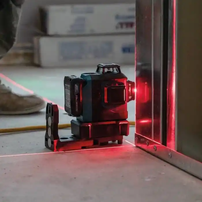 Makita SK700D Solo Akülü 3x360 Kırmızı Multi Line Hizalama Lazeri