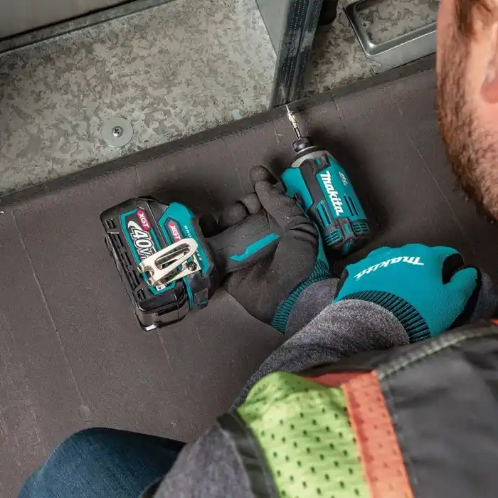 Makita TD003GZ Solo Akülü Darbeli Vidalama 210 Nm