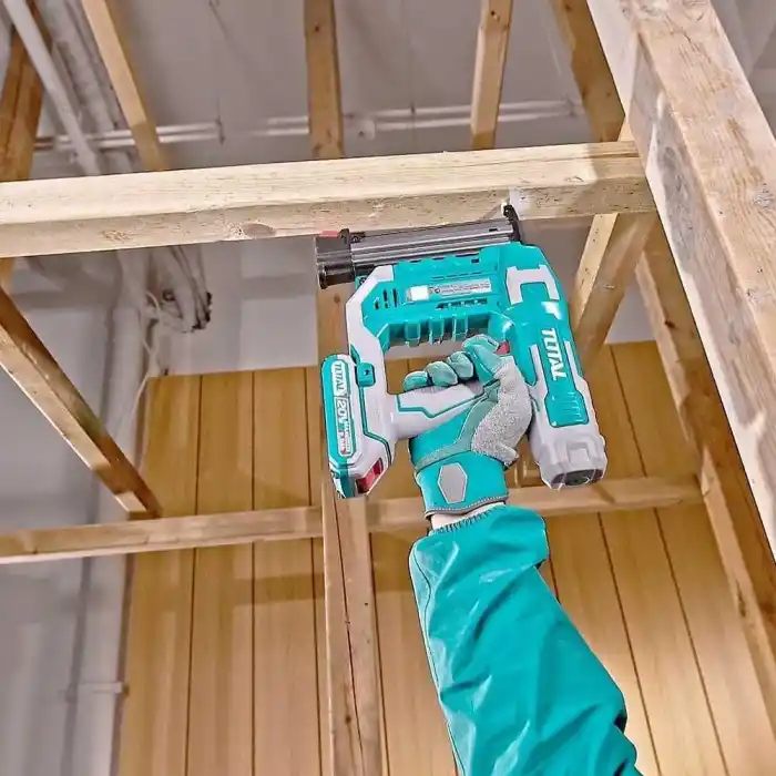 Total TCSTLI3808 Akülü Çivi Çakma Tabancası