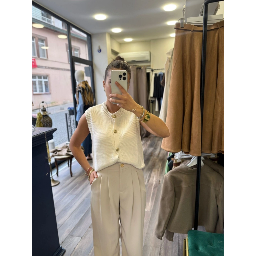 Gold Düğme Detay İndigo Yelek - Krem