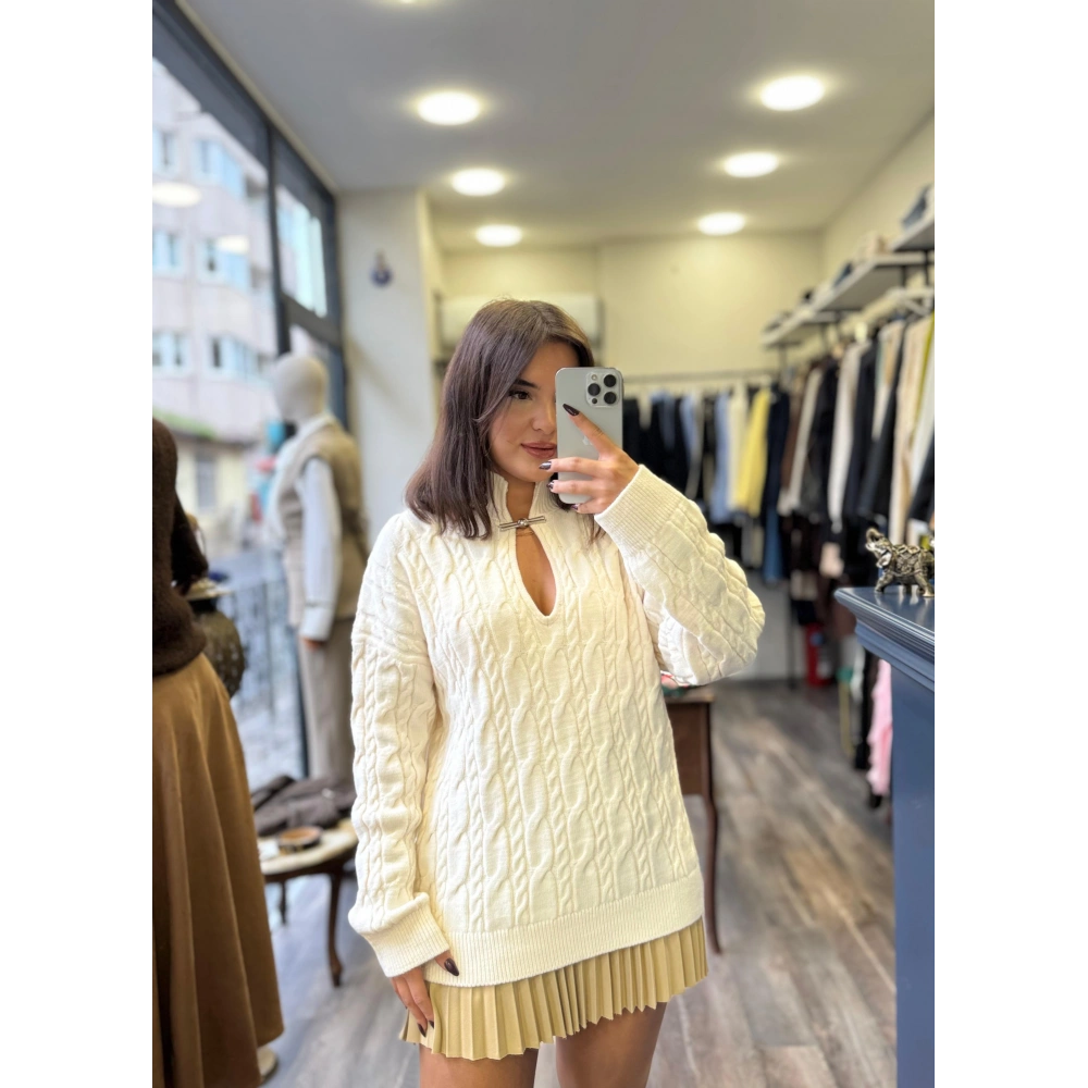 Yakası Mıknatıs Detay Pamuklu Triko Kazak - Krem