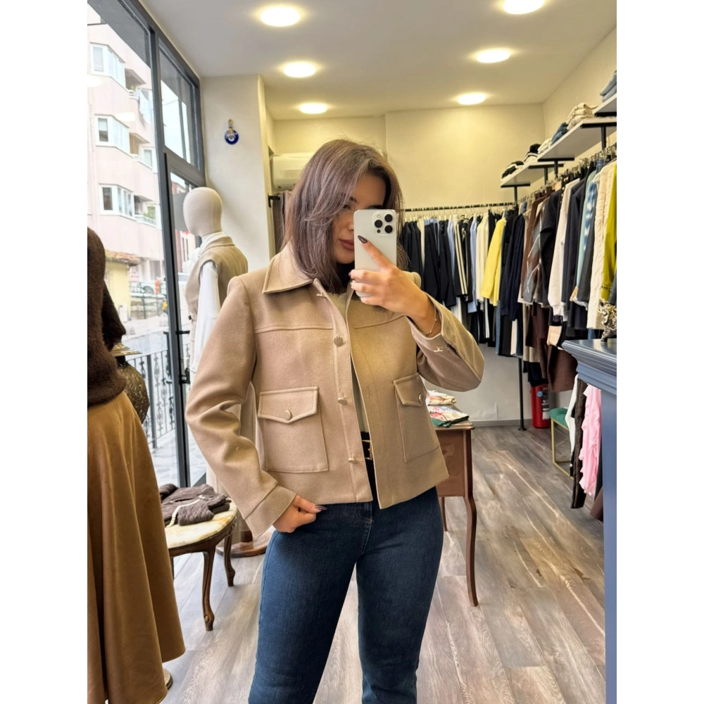 İçi Astarlı Düğmeli Kısa Kaban - Vizon