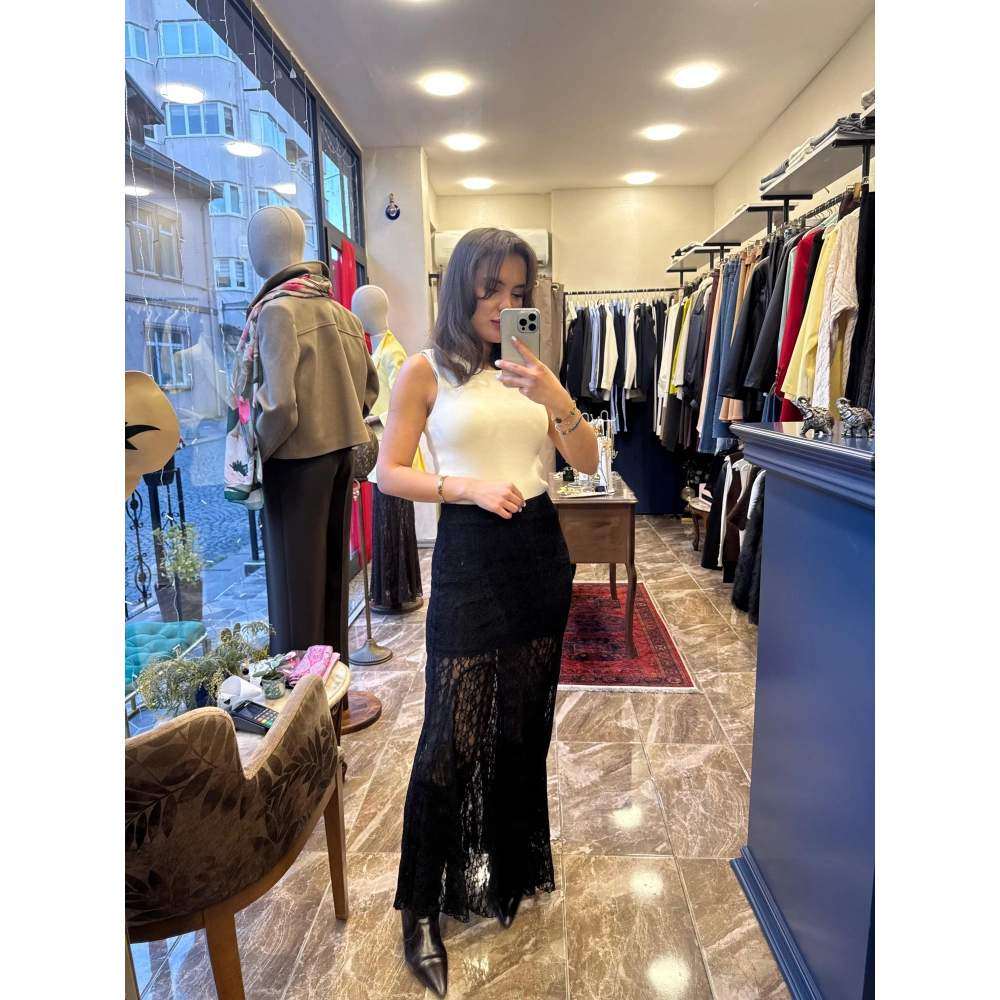 İçi Astarlı Beli Lastikli Dantel Etek - Siyah