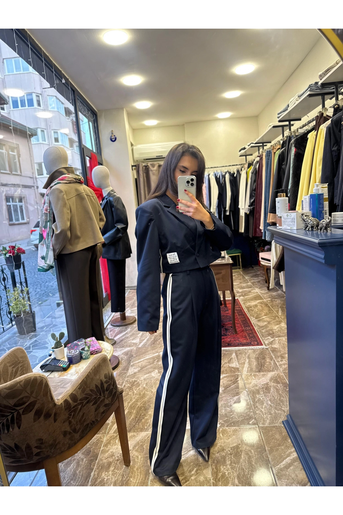 Vatkalı Kenarı Biyeli Astarlı Crop Ceket - Lacivert