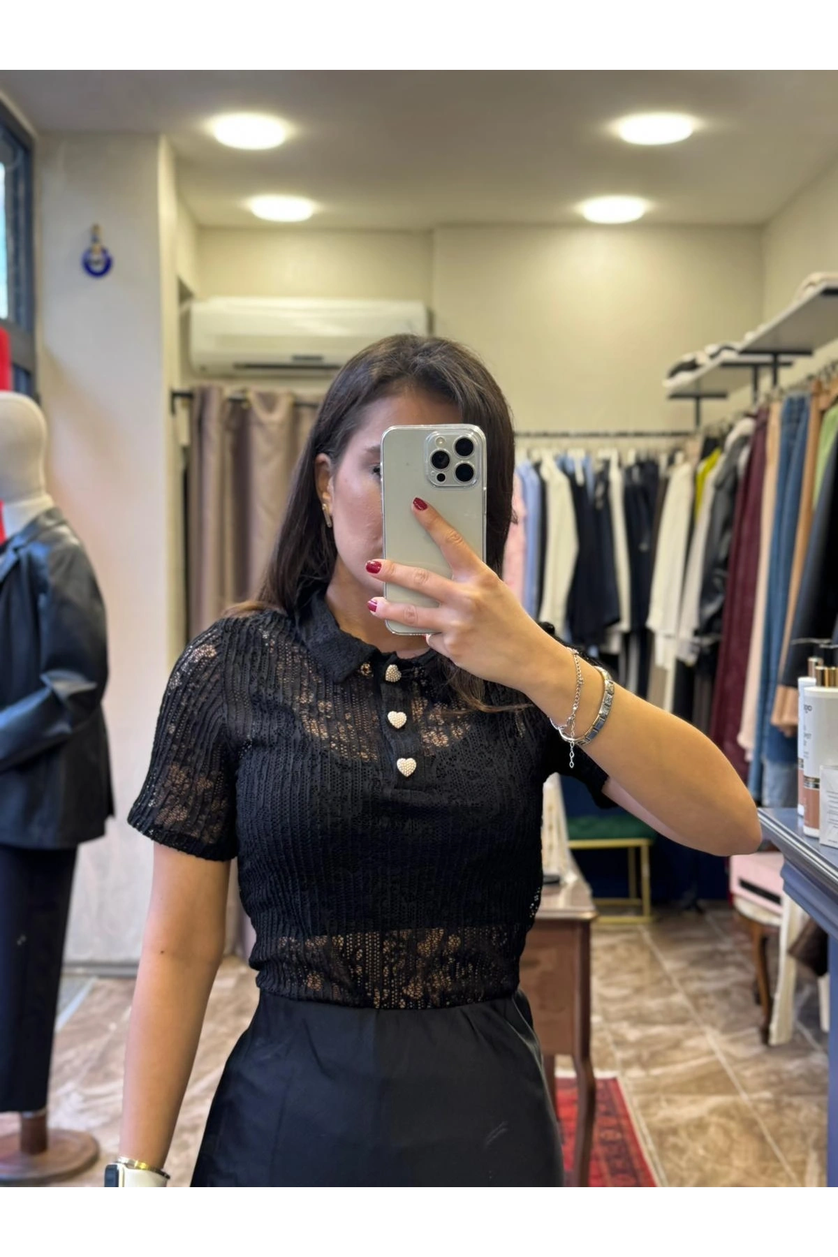 Dantelli Transparan Kalp Düğmeli Bluz - Siyah