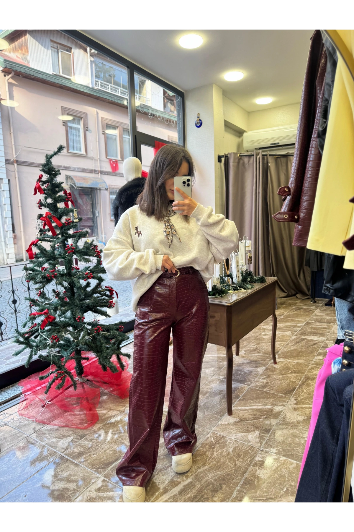 Kroko Desenli Kemerli Deri Kadın Pantolon - Mürdüm