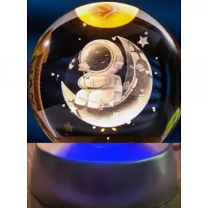 Ay Üstünde Astronot Tasarımlı Cam Küre