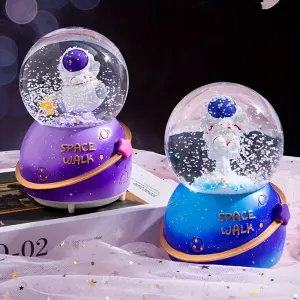 Orta Boy Astronot Tasarımlı Kar Küresi 1 Adet